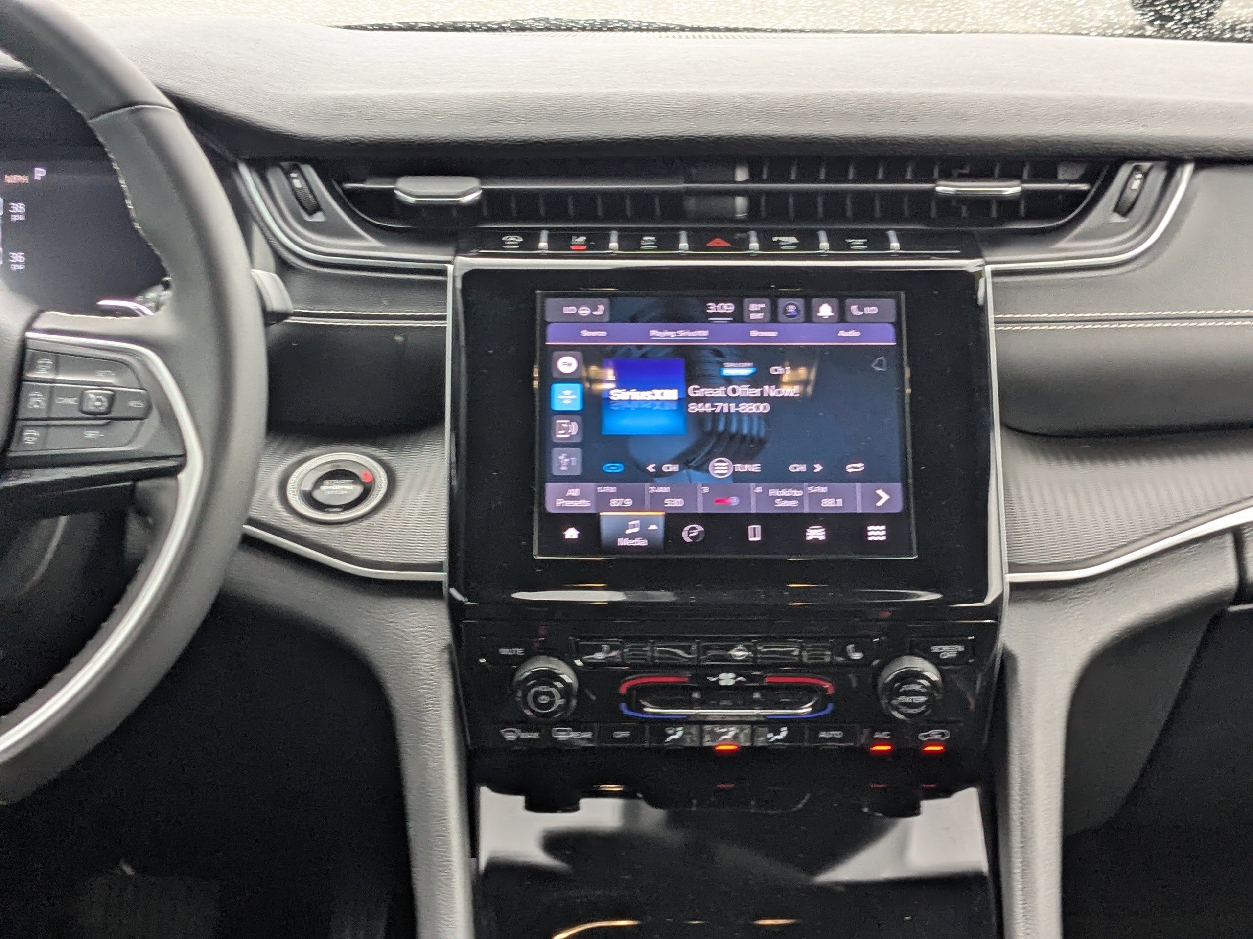 Certified 2024 Jeep Grand Cherokee L Laredo image 16