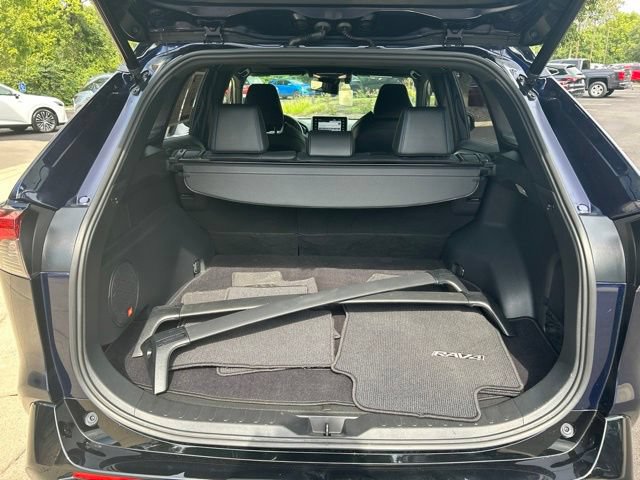 Used 2019 Toyota RAV4 XSE w/ XSE Weather Package AWD/4WD image 10