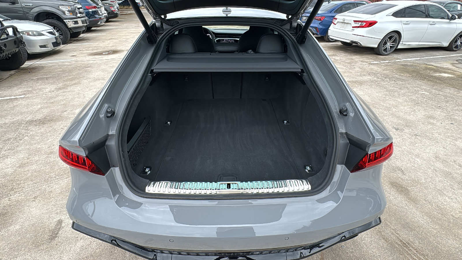 Used 2024 Audi RS 7 Performance AWD/4WD image 25