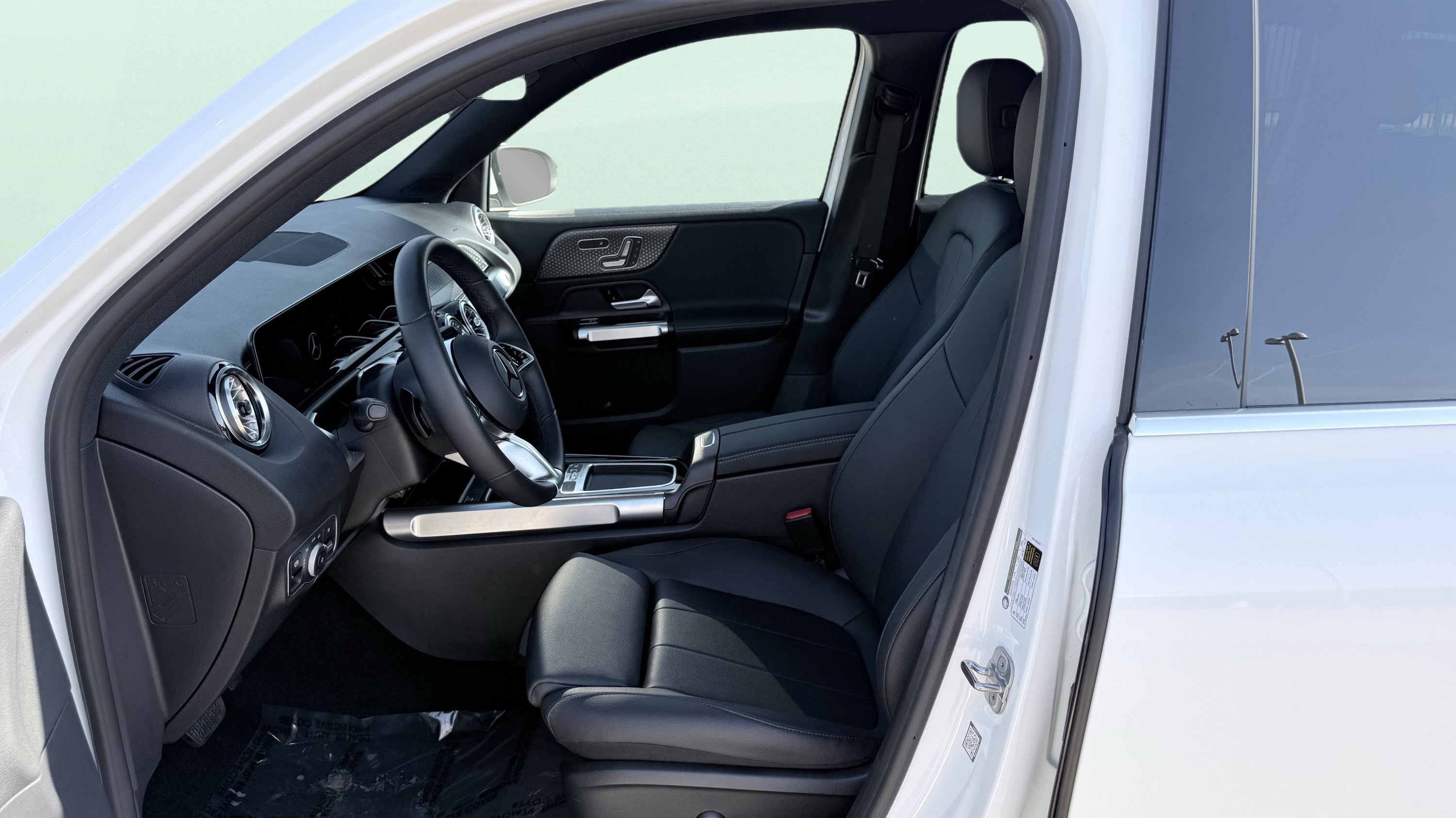 Used 2025 Mercedes-Benz EQB 250+ image 25