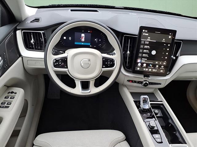 New 2026 Volvo XC60 B5 Ultra w/ Protection Package Premier image 11
