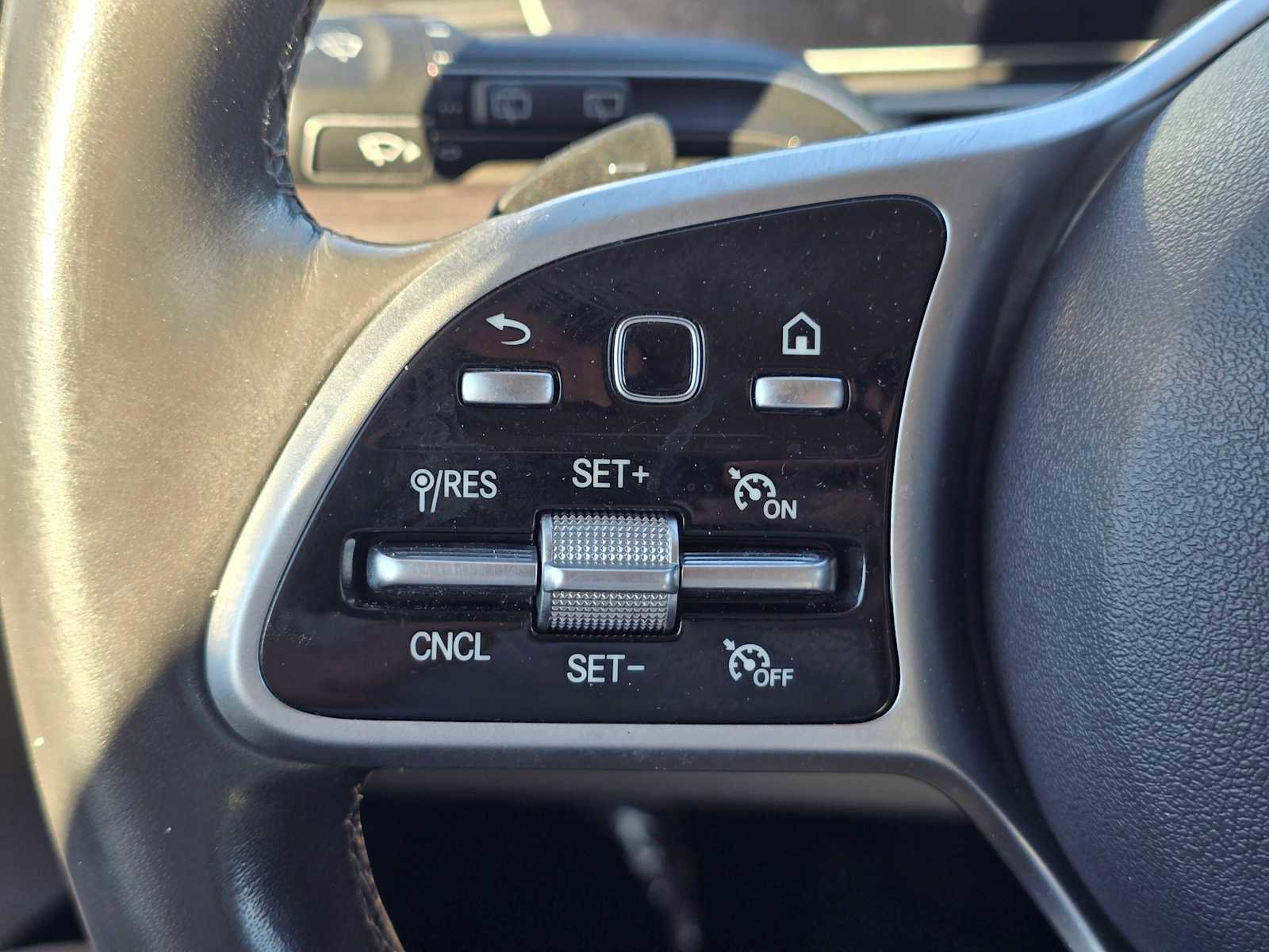 Used 2020 Mercedes-Benz GLE 350 4MATIC image 33