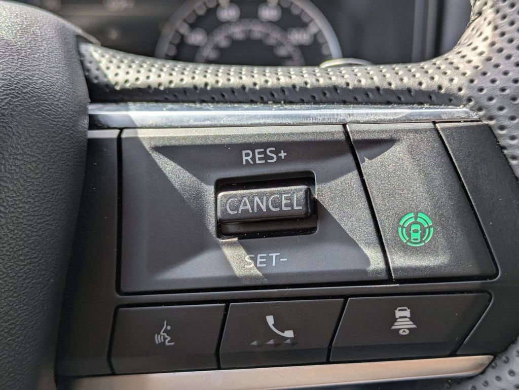 Used 2025 Mitsubishi Outlander SE image 18