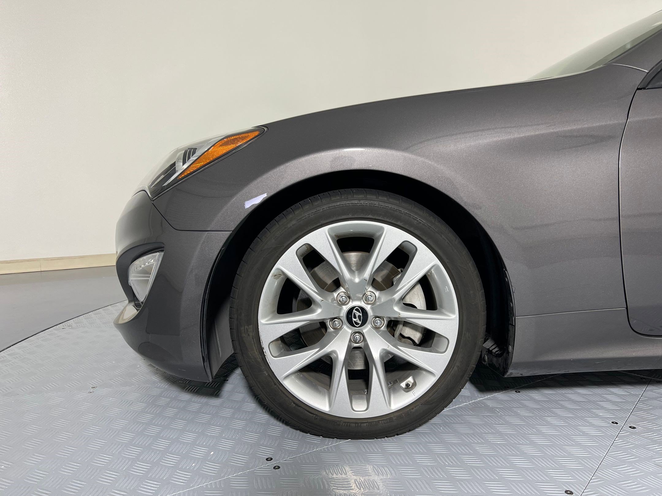 Used 2013 Hyundai Genesis 3.8 image 11