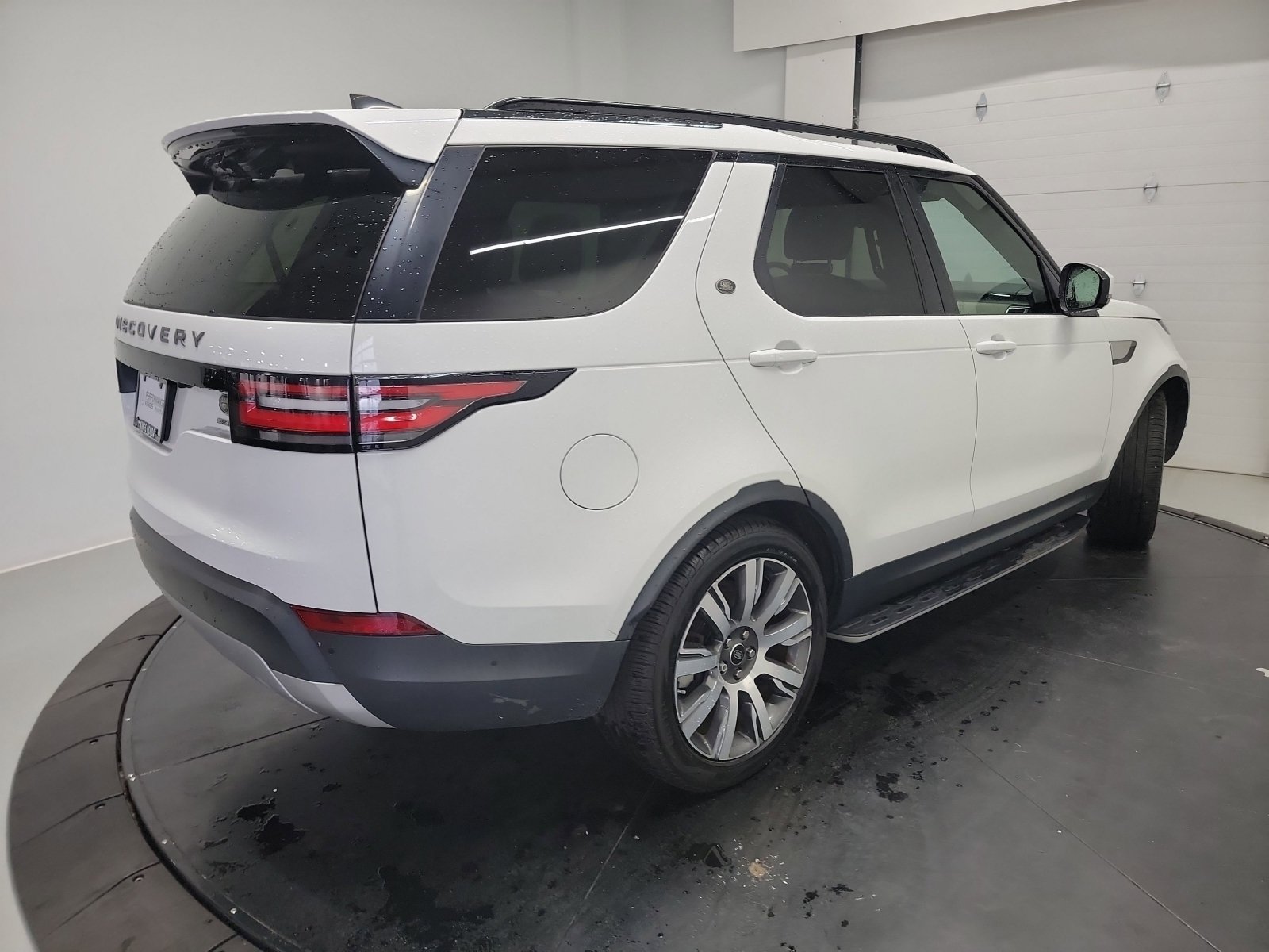 Used 2019 Land Rover Discovery HSE AWD/4WD image 9
