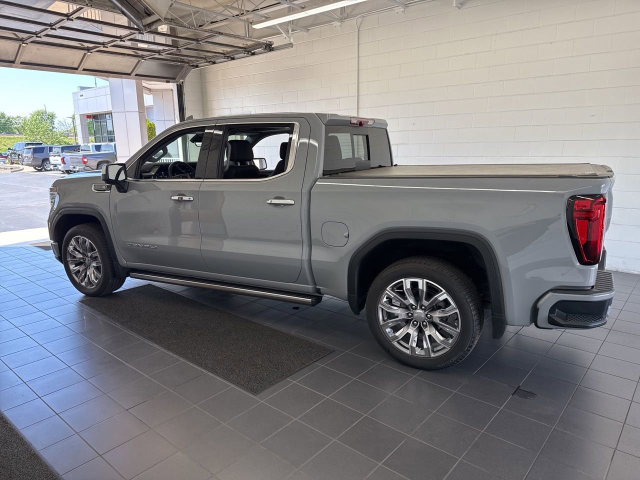 Used 2024 GMC Sierra 1500 Denali w/ Denali Reserve Package image 5