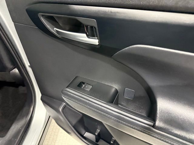 Used 2025 Toyota Highlander Platinum image 27