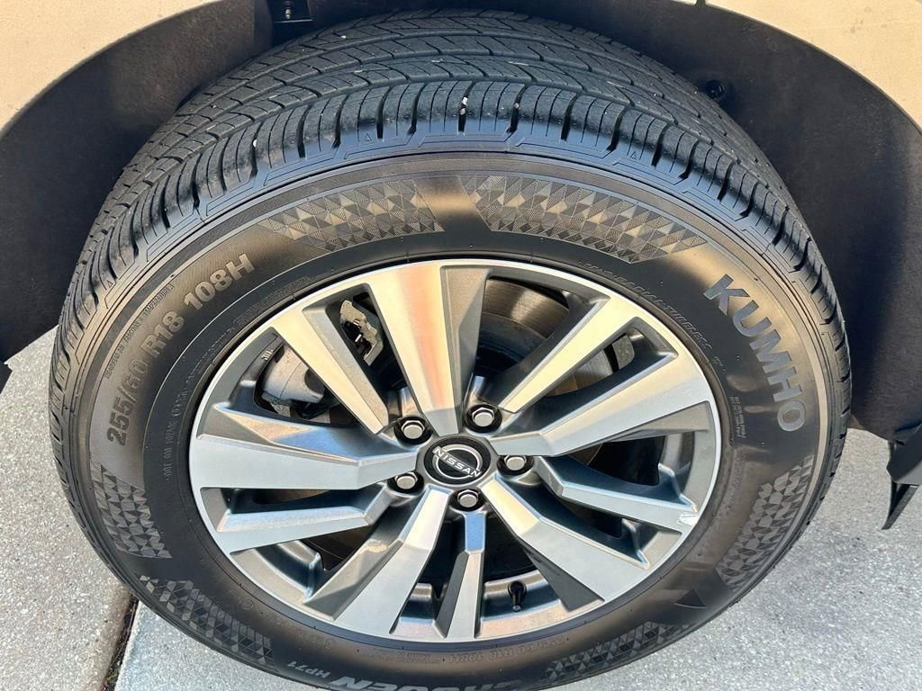 Used 2025 Nissan Pathfinder SL image 26