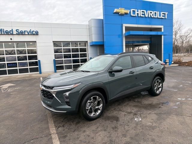 New 2026 Chevrolet Trax LT w/ Driver Confidence Package image 2