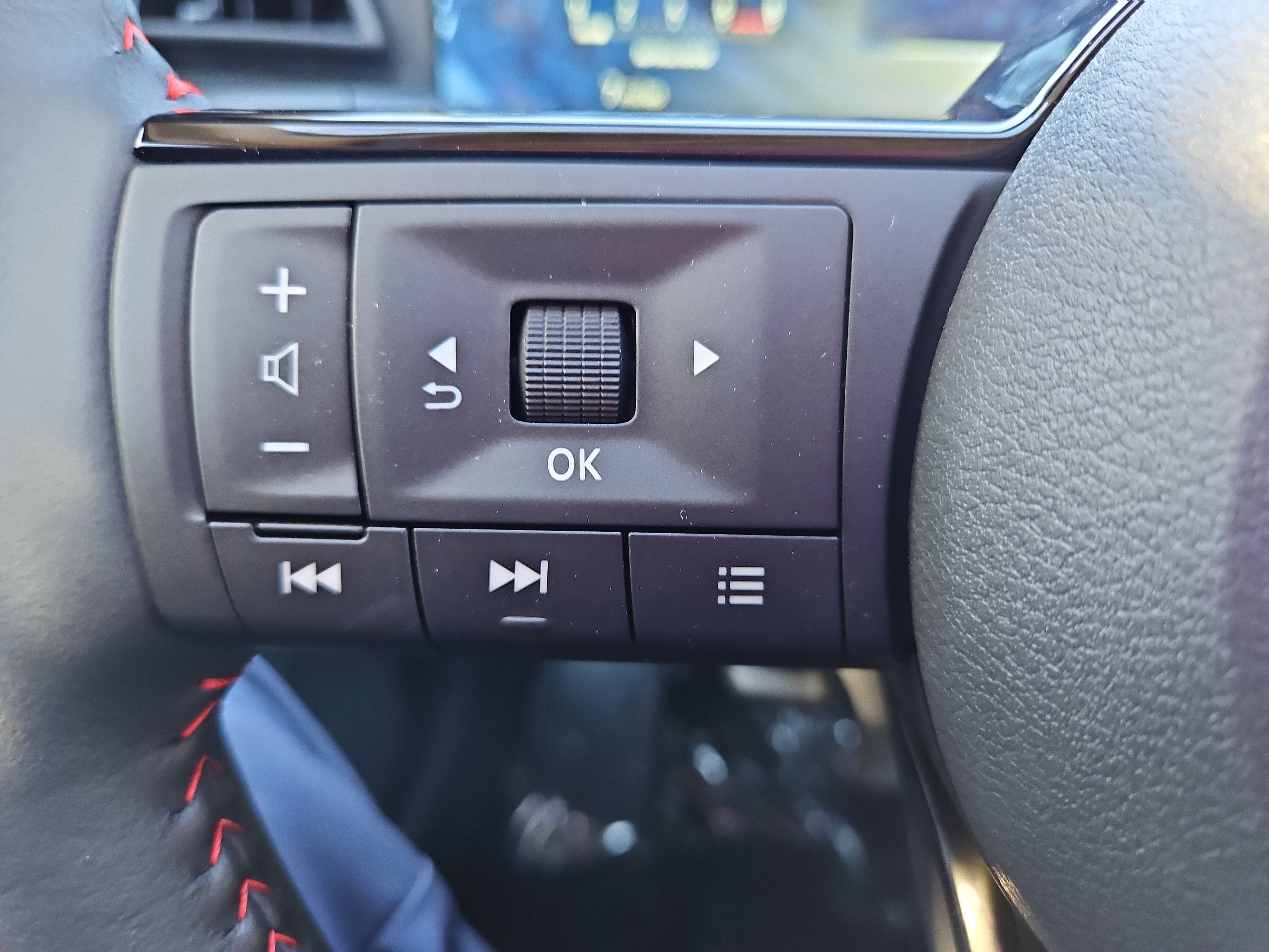 New 2026 Nissan Kicks SR AWD/4WD image 14