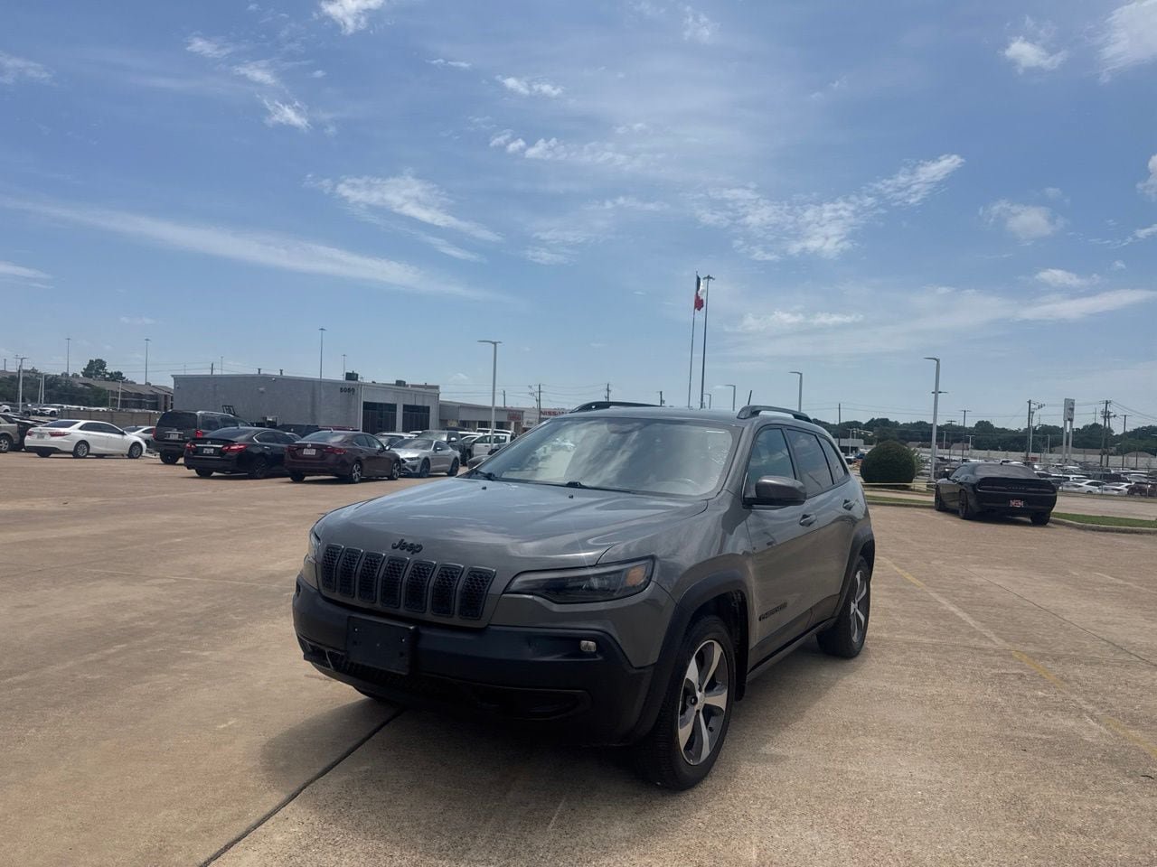 Used 2020 Jeep Cherokee Latitude w/ Quick Order Package 26F North AWD/4WD image 7