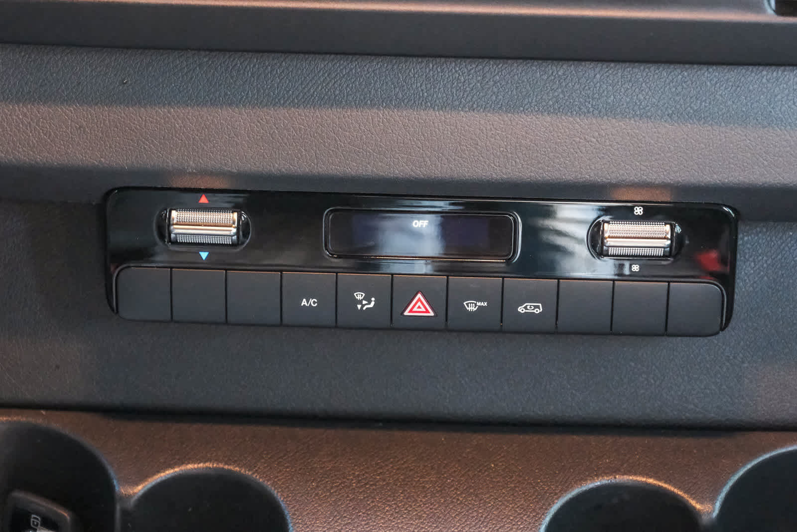 Used 2024 Mercedes-Benz Sprinter 2500 image 17