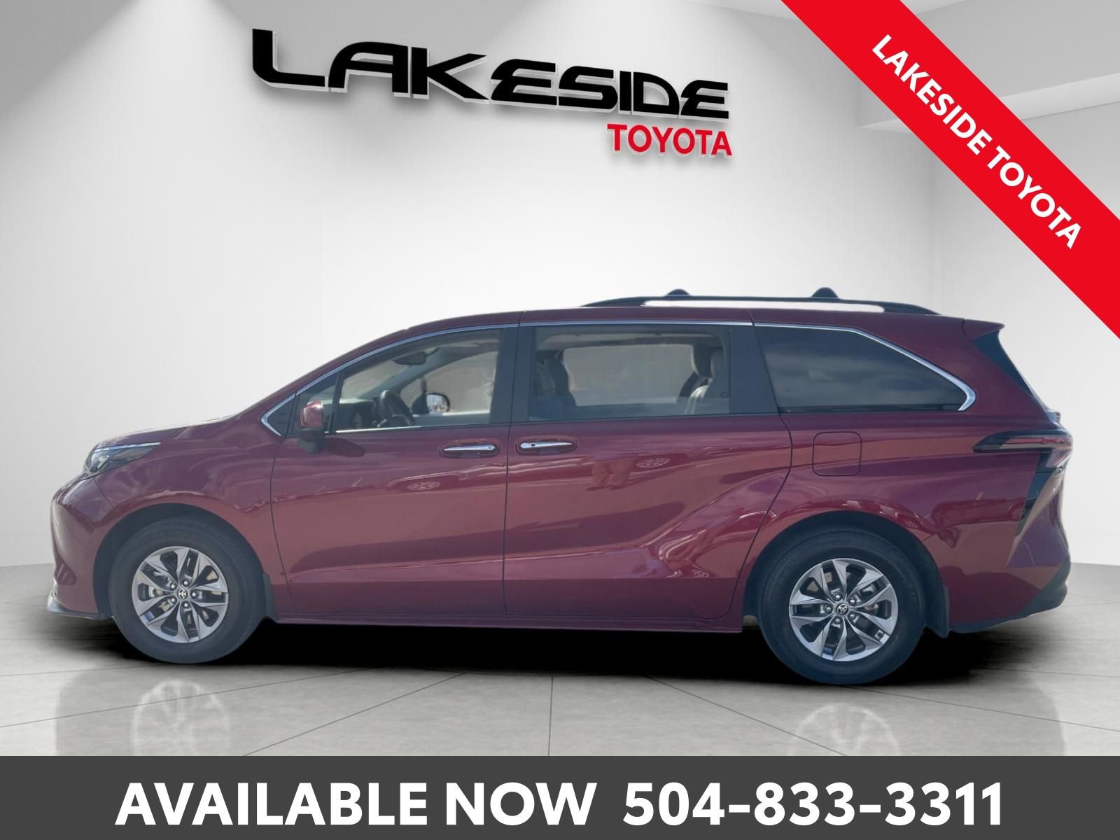 Used 2025 Toyota Sienna XLE video 3