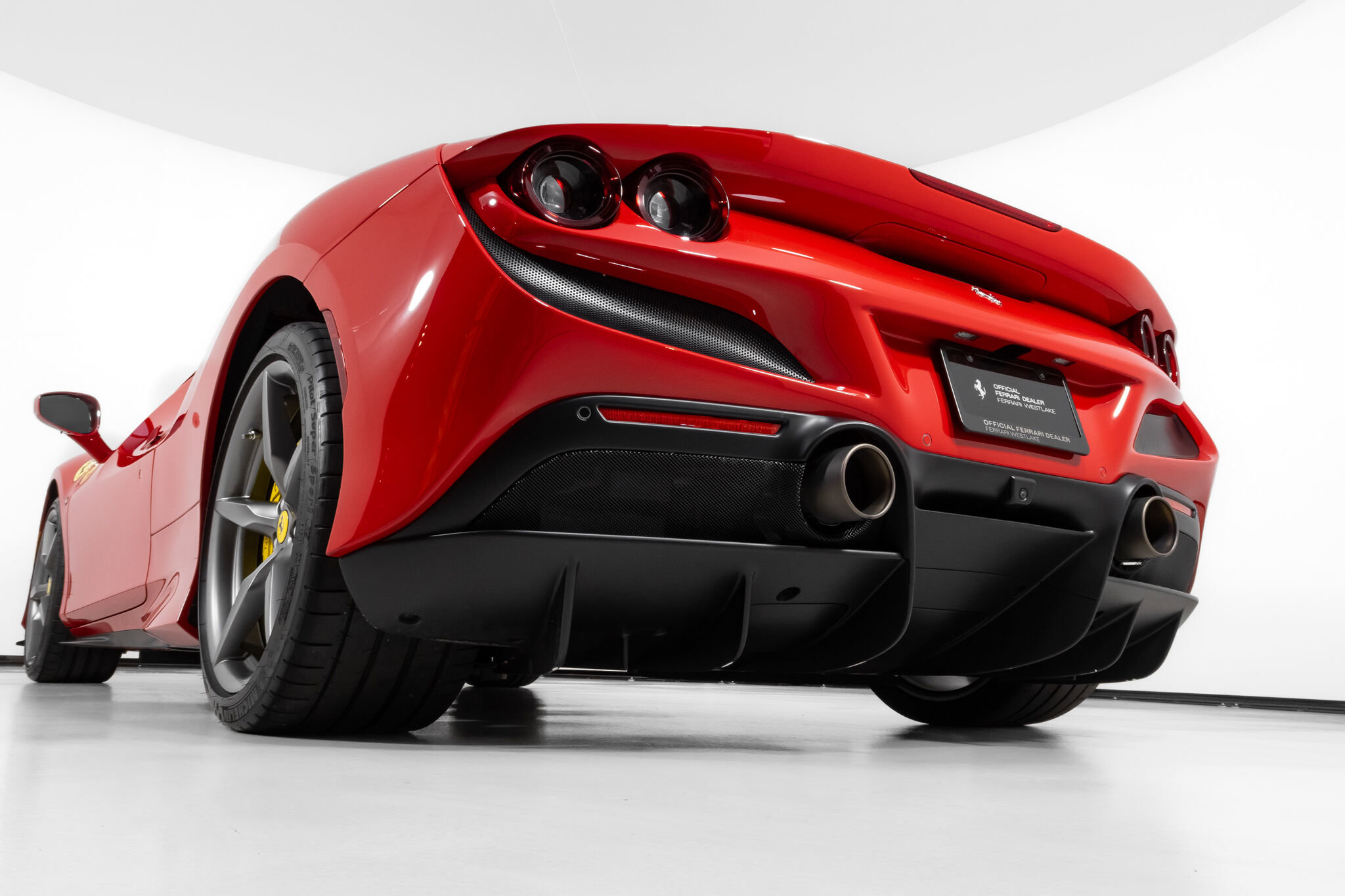 Certified 2022 Ferrari F8 Tributo RWD image 17