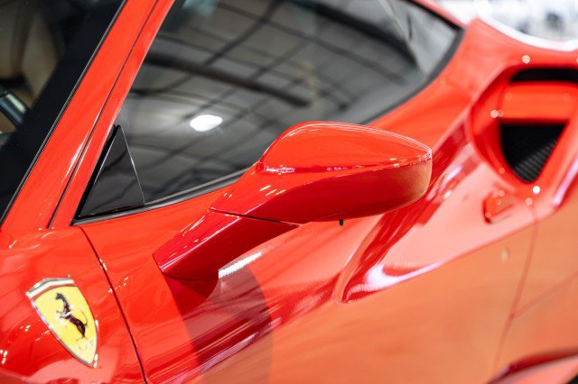 Used 2016 Ferrari 488 GTB RWD image 13