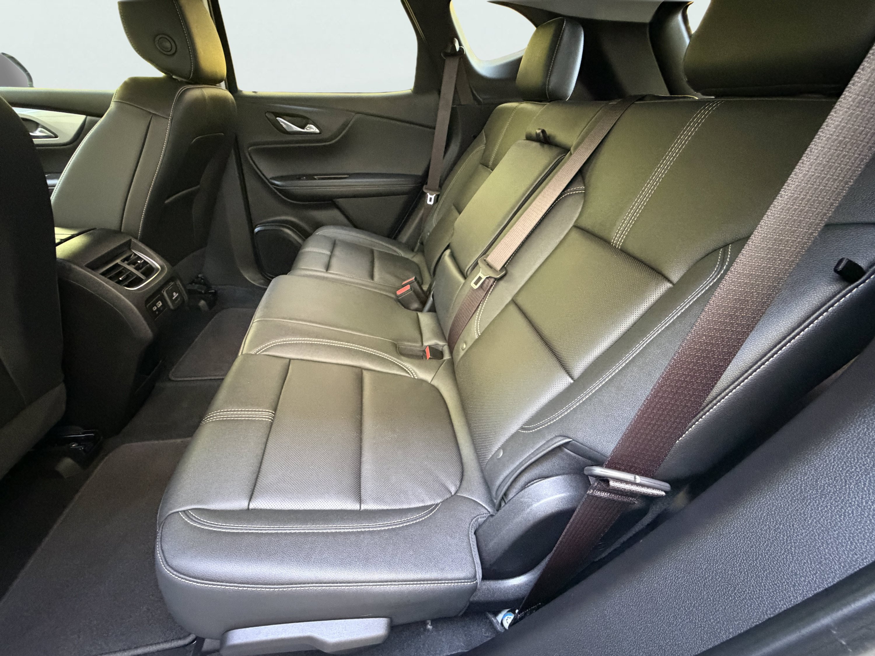 Used 2024 Chevrolet Blazer LT w/ Sound & Technology Package AWD/4WD image 16