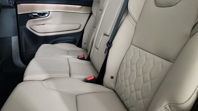 New 2026 Volvo XC90 B6 Plus w/ Protection Package Premier AWD/4WD image 29