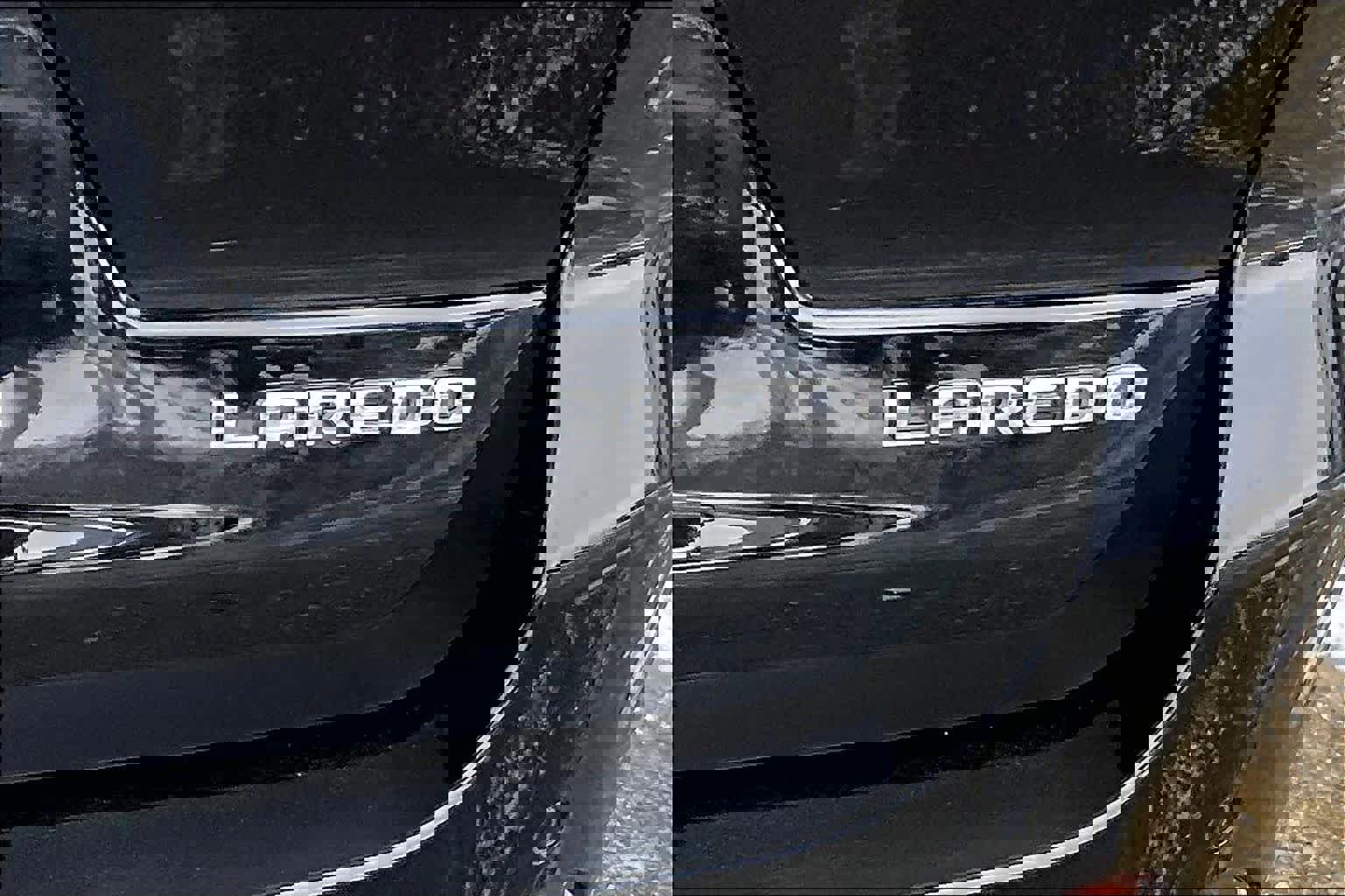 Used 2023 Jeep Grand Cherokee L Laredo image 7