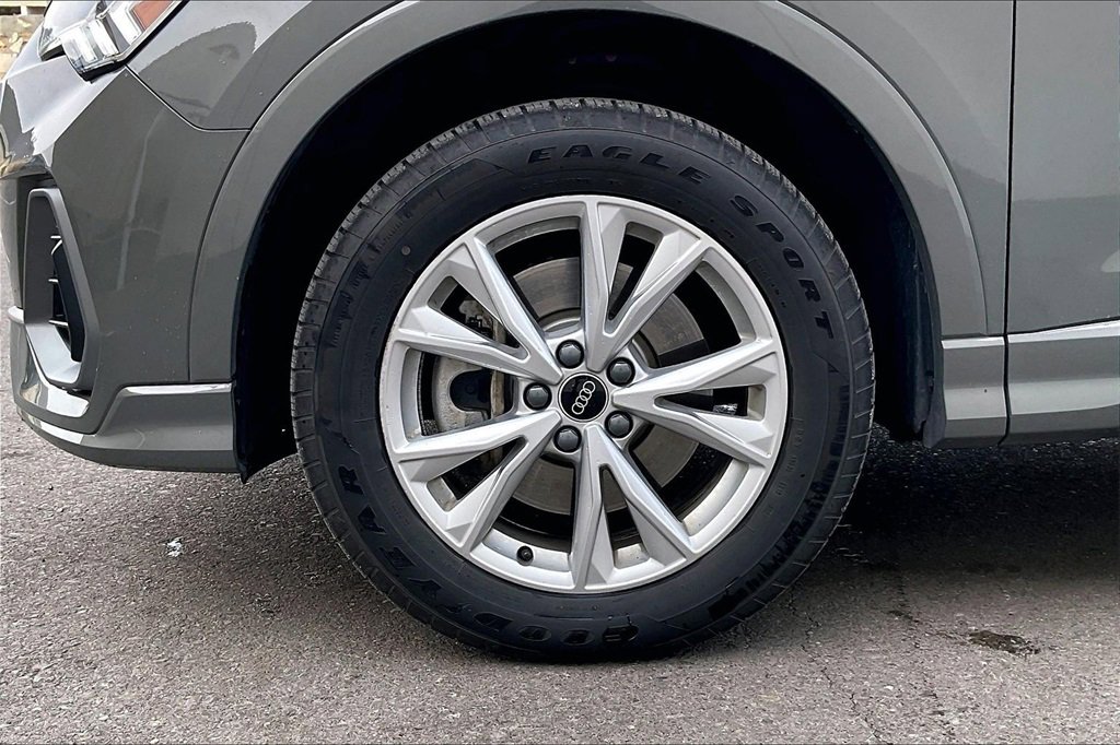 Used 2025 Audi Q3 2.0T Premium image 9