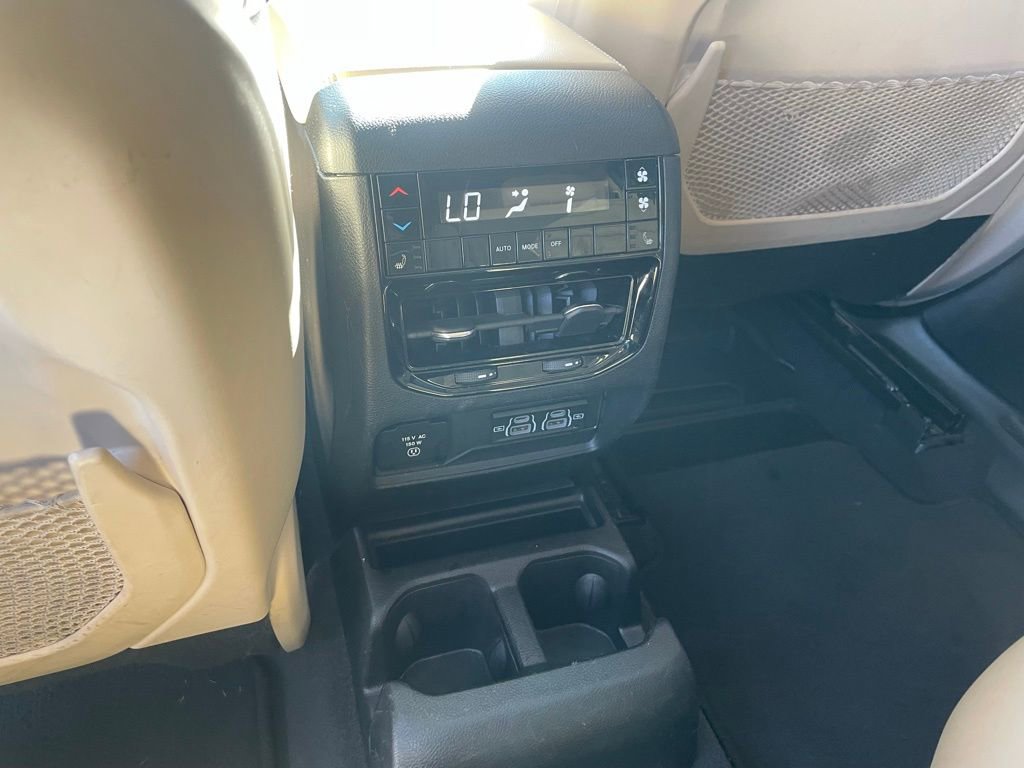 Used 2021 Jeep Grand Cherokee L Limited w/ Luxury Tech Group II image 24