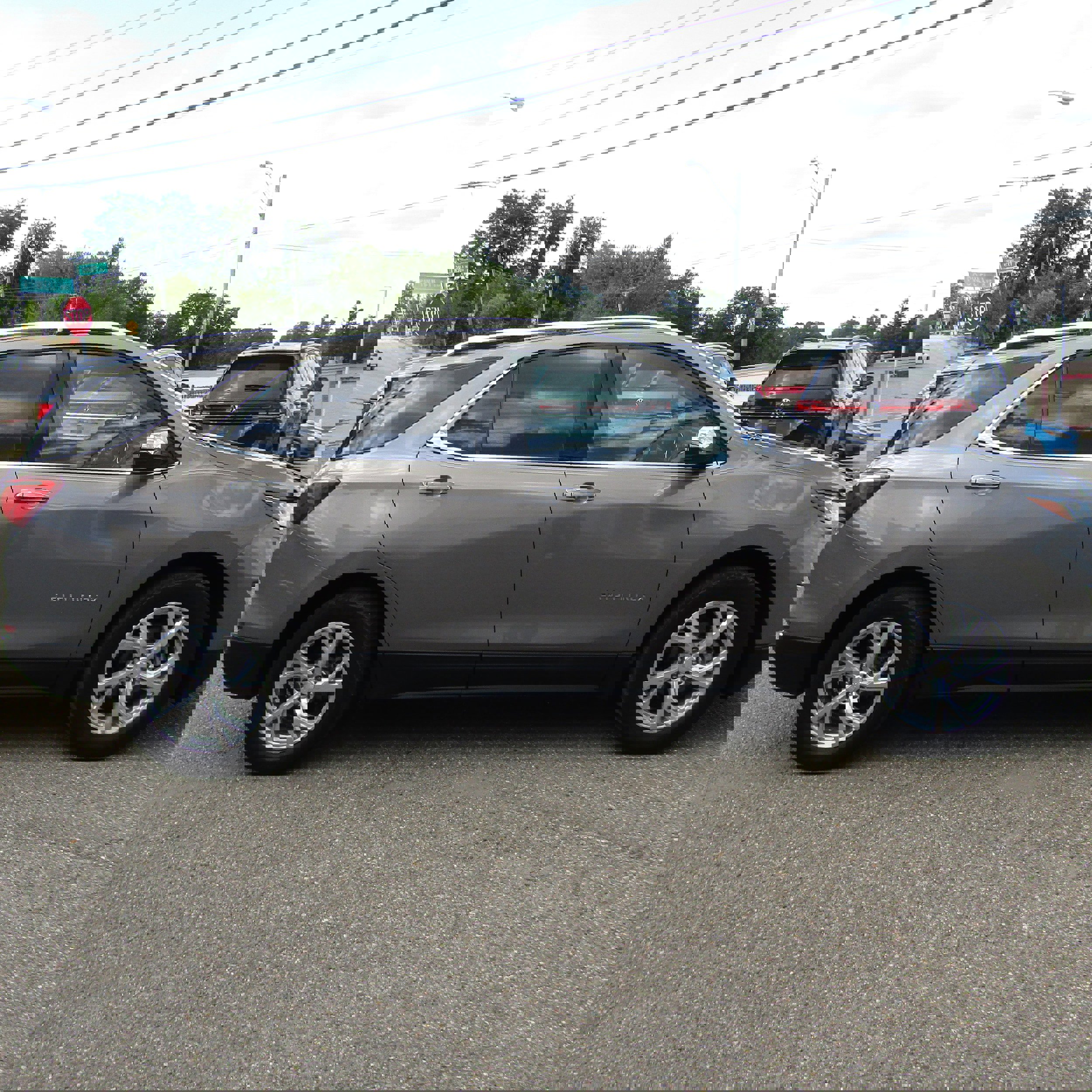 Used 2018 Chevrolet Equinox Premier image 1