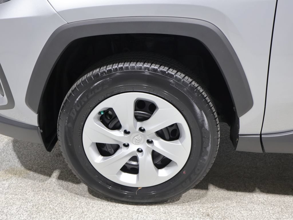 Used 2024 Toyota RAV4 LE AWD/4WD image 8