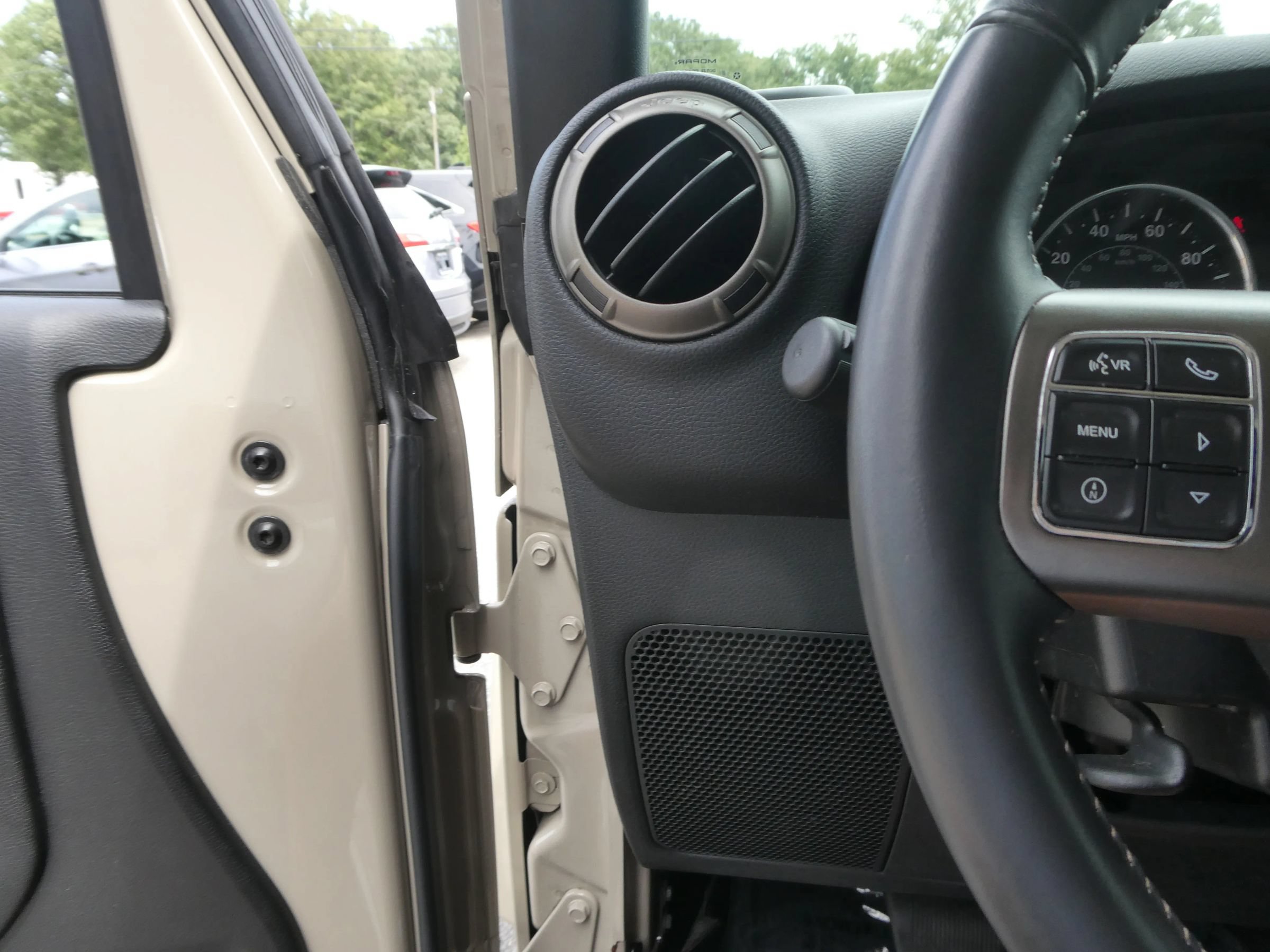 Used 2018 Jeep Wrangler Sport AWD/4WD image 15