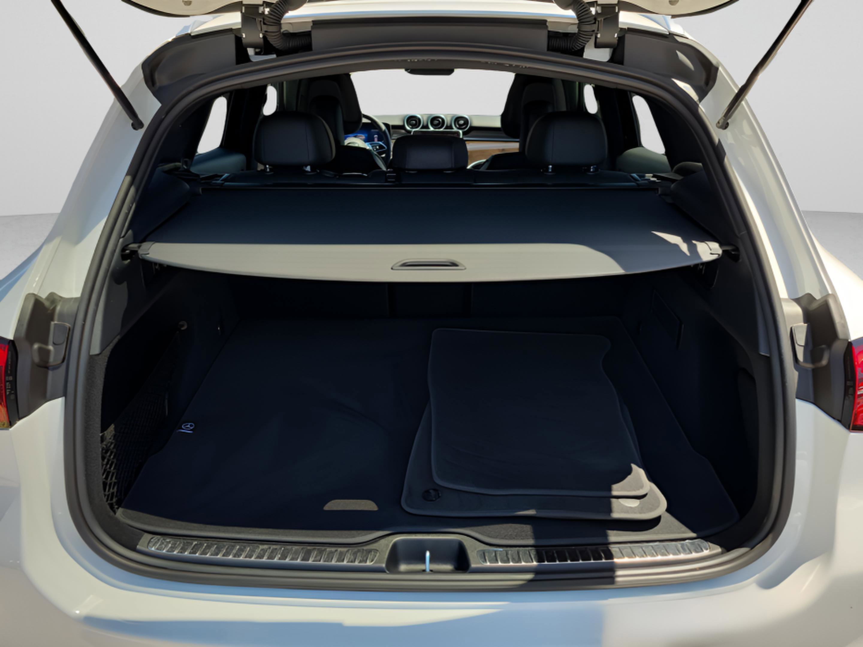 Certified 2025 Mercedes-Benz GLC 300 image 5