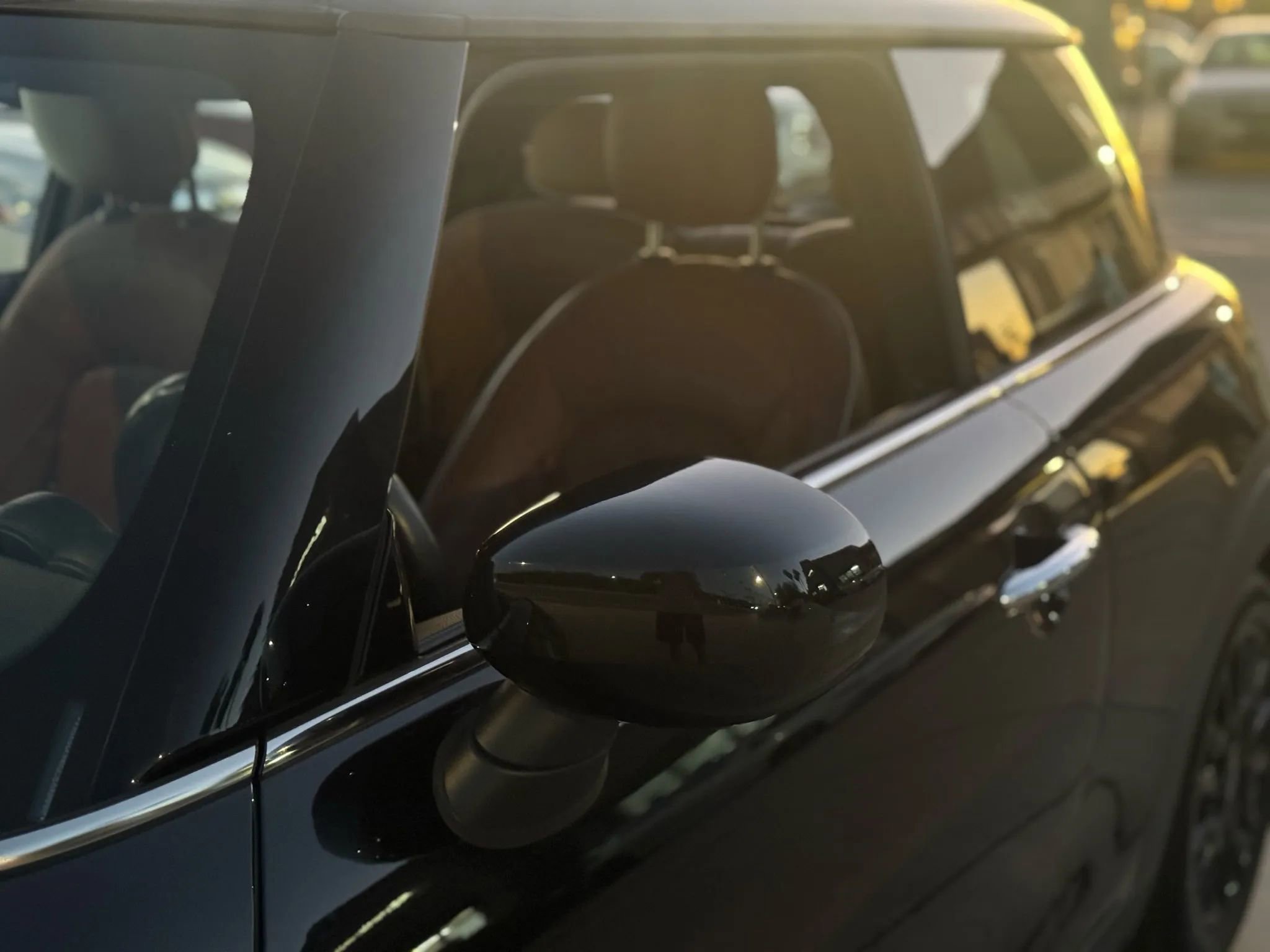 Used 2021 MINI Cooper 2-Door Hardtop w/ Signature Upholstery Package image 22