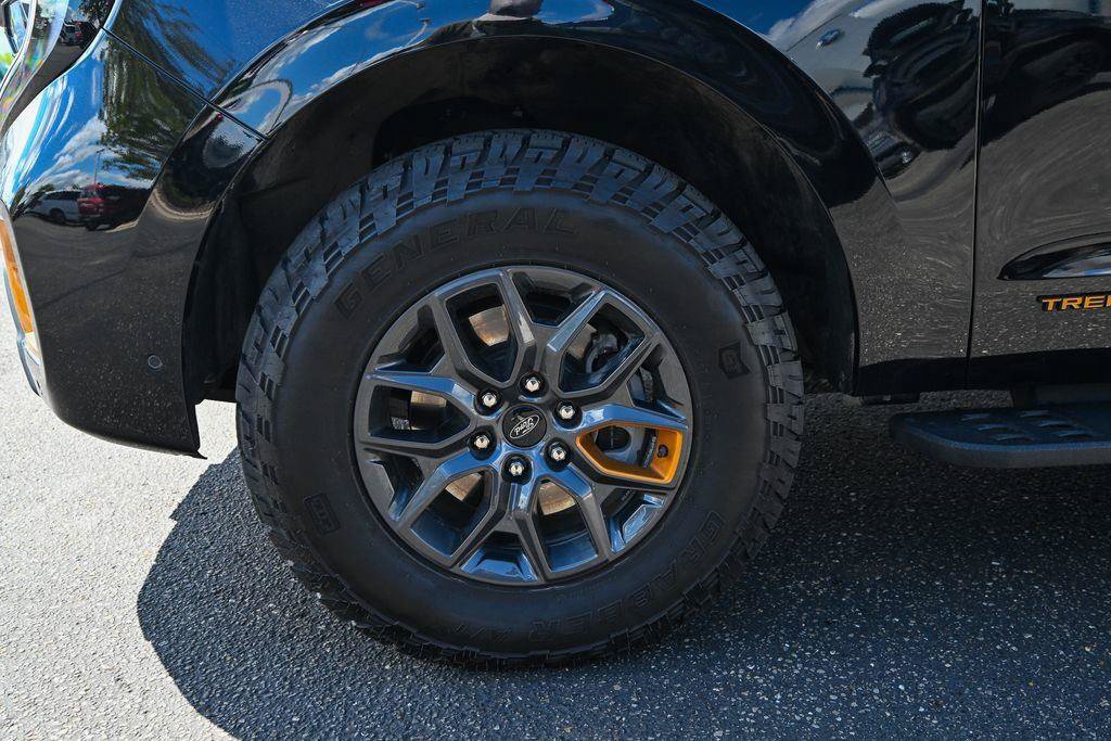 Used 2025 Ford Expedition Tremor AWD/4WD image 12