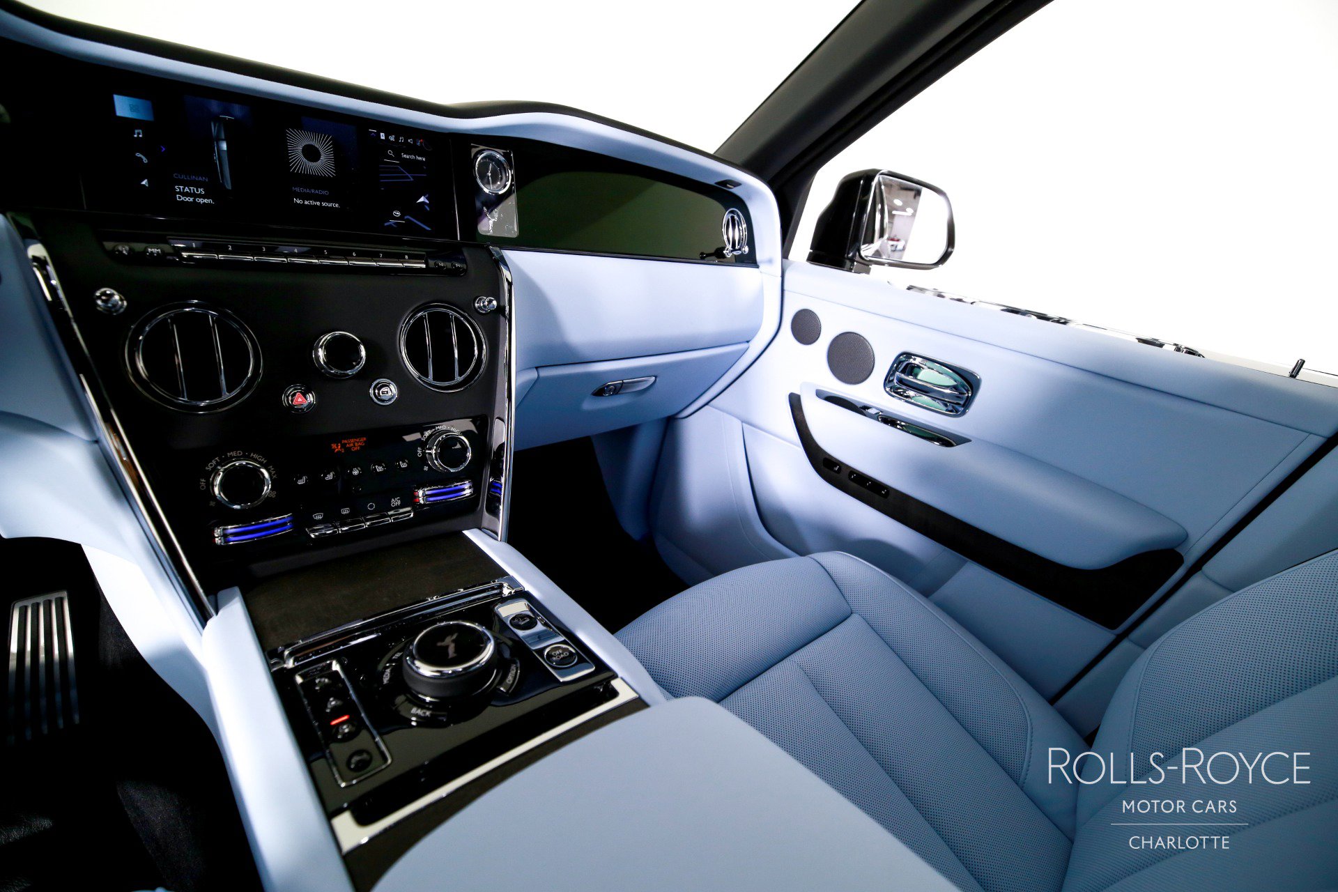 New 2026 Rolls-Royce Cullinan AWD/4WD image 16