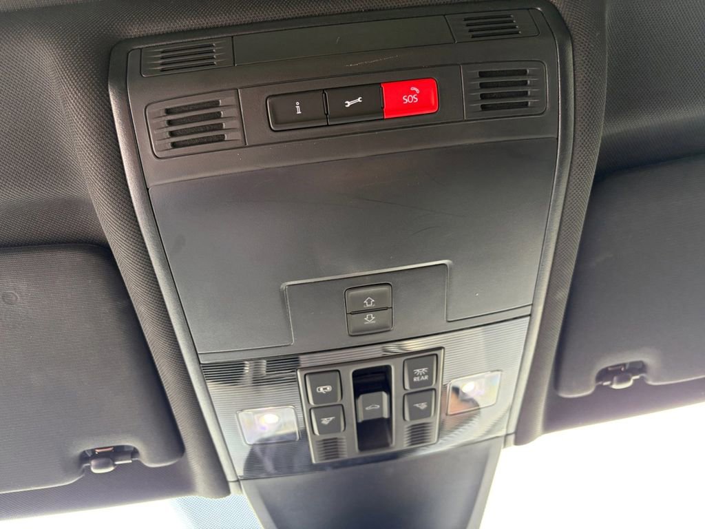Certified 2024 Volkswagen Tiguan SE R-Line w/ MDO Package, Three-Row FWD image 23