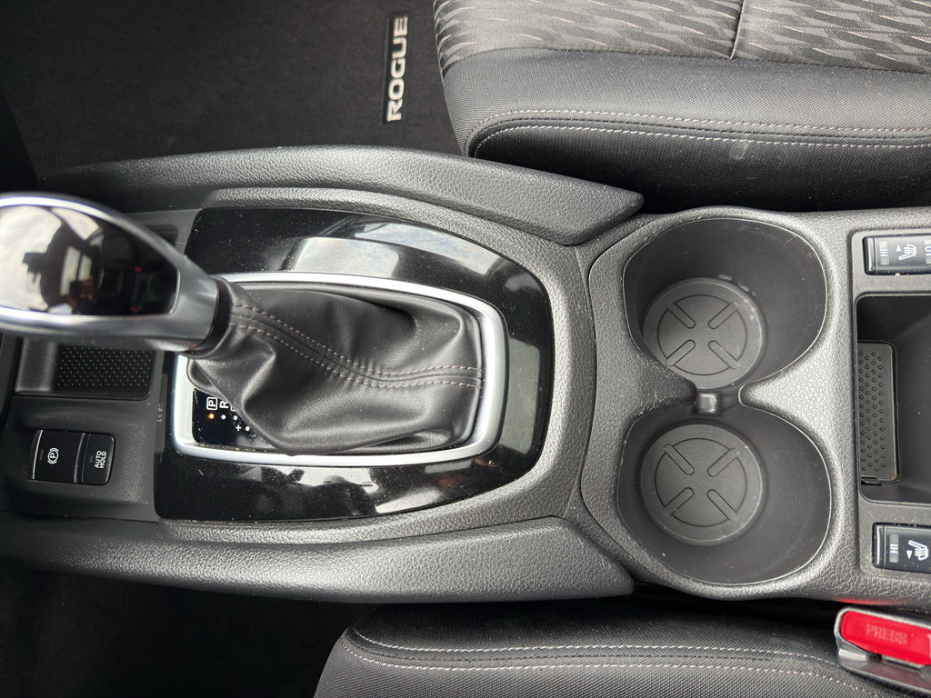 Used 2019 Nissan Rogue SV w/ Sun & Sound Touring Package AWD/4WD image 22