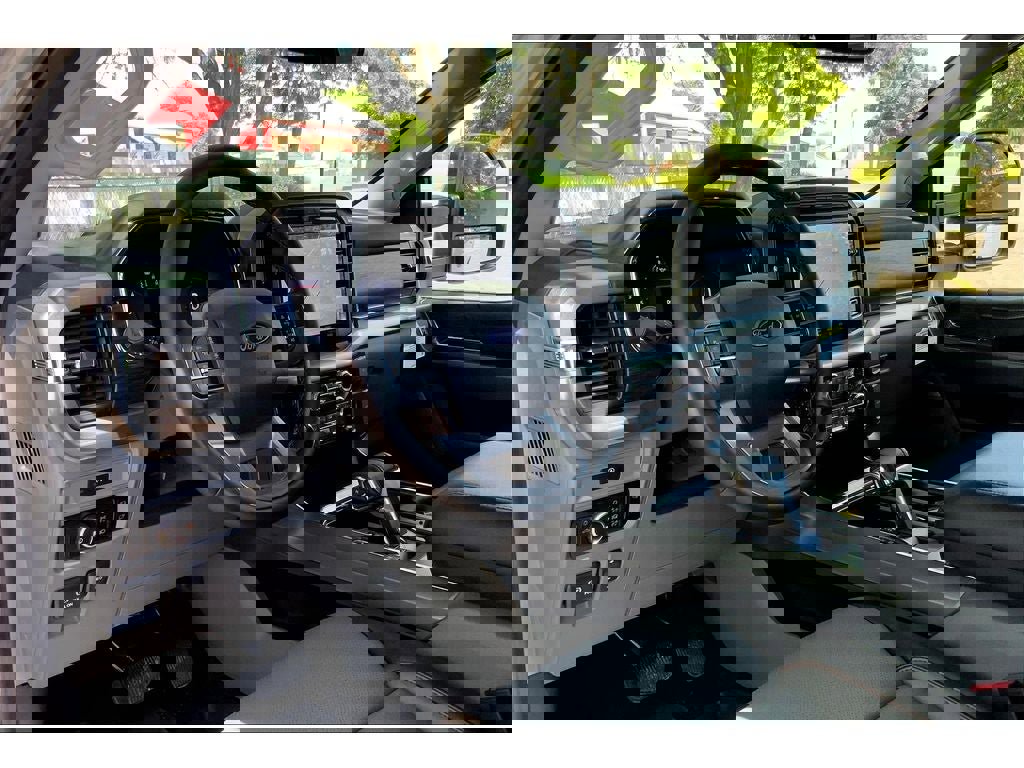 New 2025 Ford F150 Lariat w/ Equipment Group 501A Mid image 21