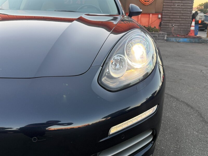 Used 2016 Porsche Panamera 4 Edition w/ Premium Package Plus AWD/4WD image 5