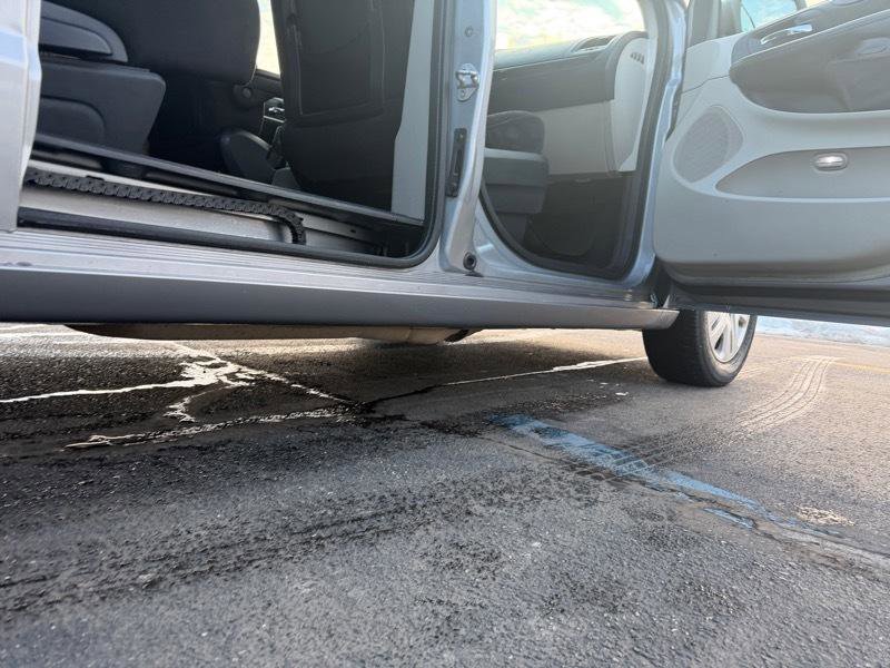 Used 2015 Dodge Grand Caravan SE w/ Quick Order Package 29E SE image 33