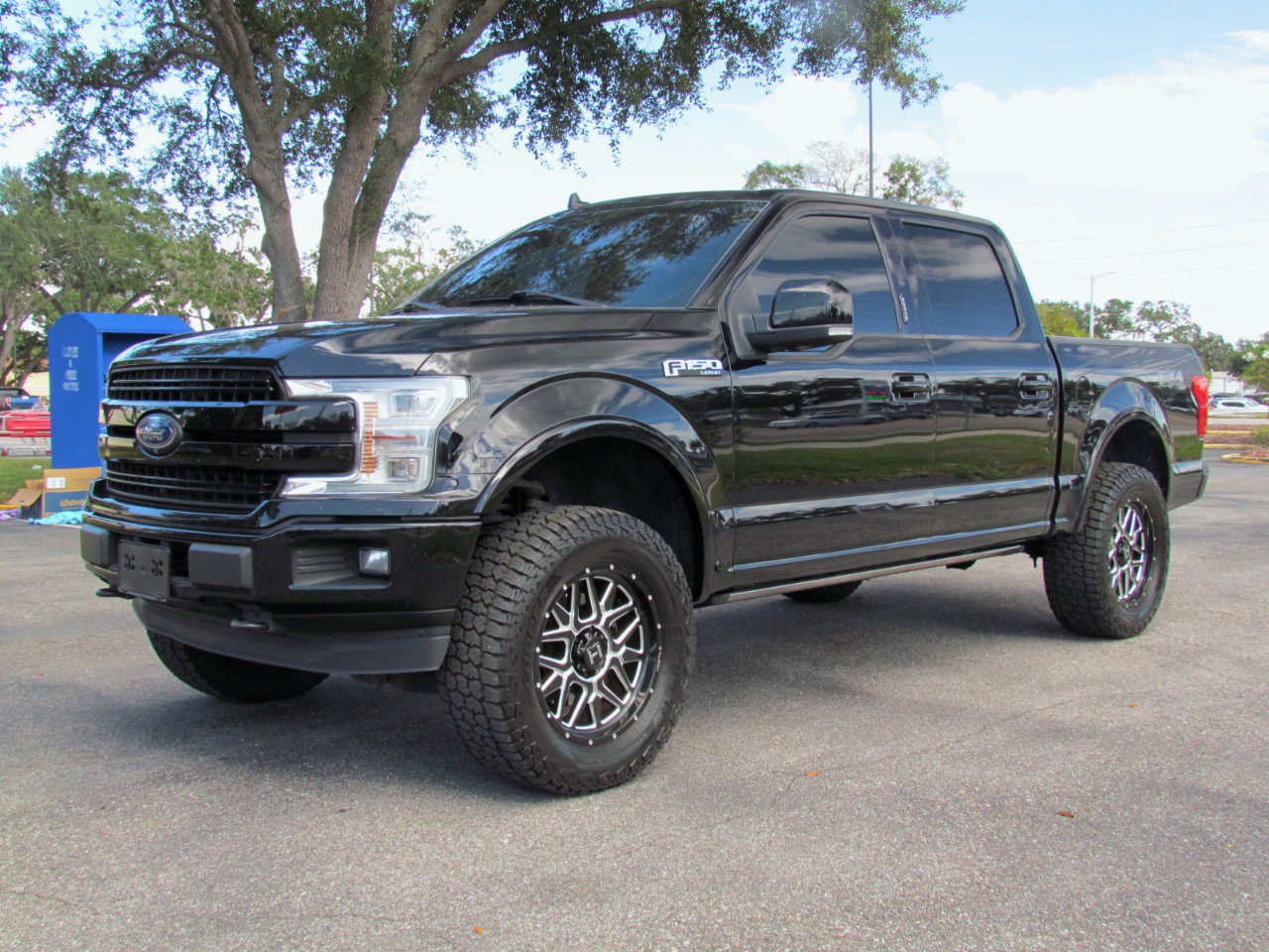 Used 2018 Ford F150 Lariat w/ Equipment Group 502A Luxury image 3