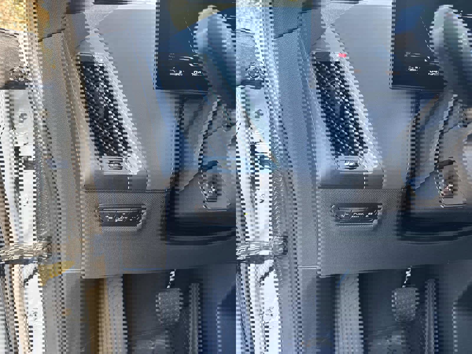 Used 2025 BMW iX M60 image 32