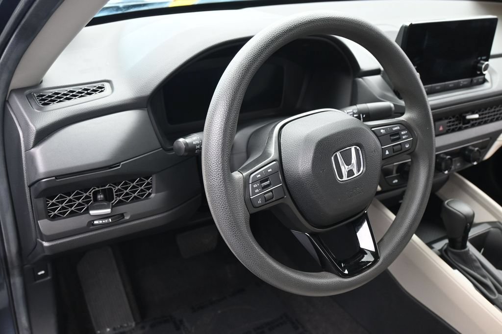 Used 2025 Honda Accord SE image 15