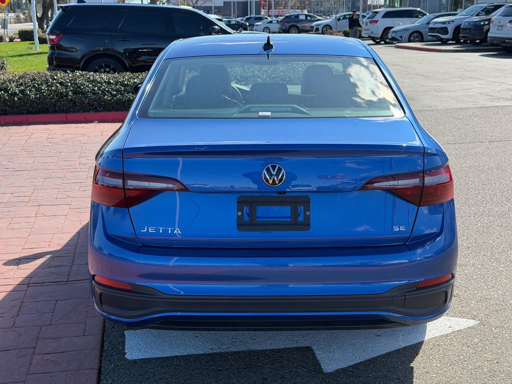 Used 2024 Volkswagen Jetta SE image 7