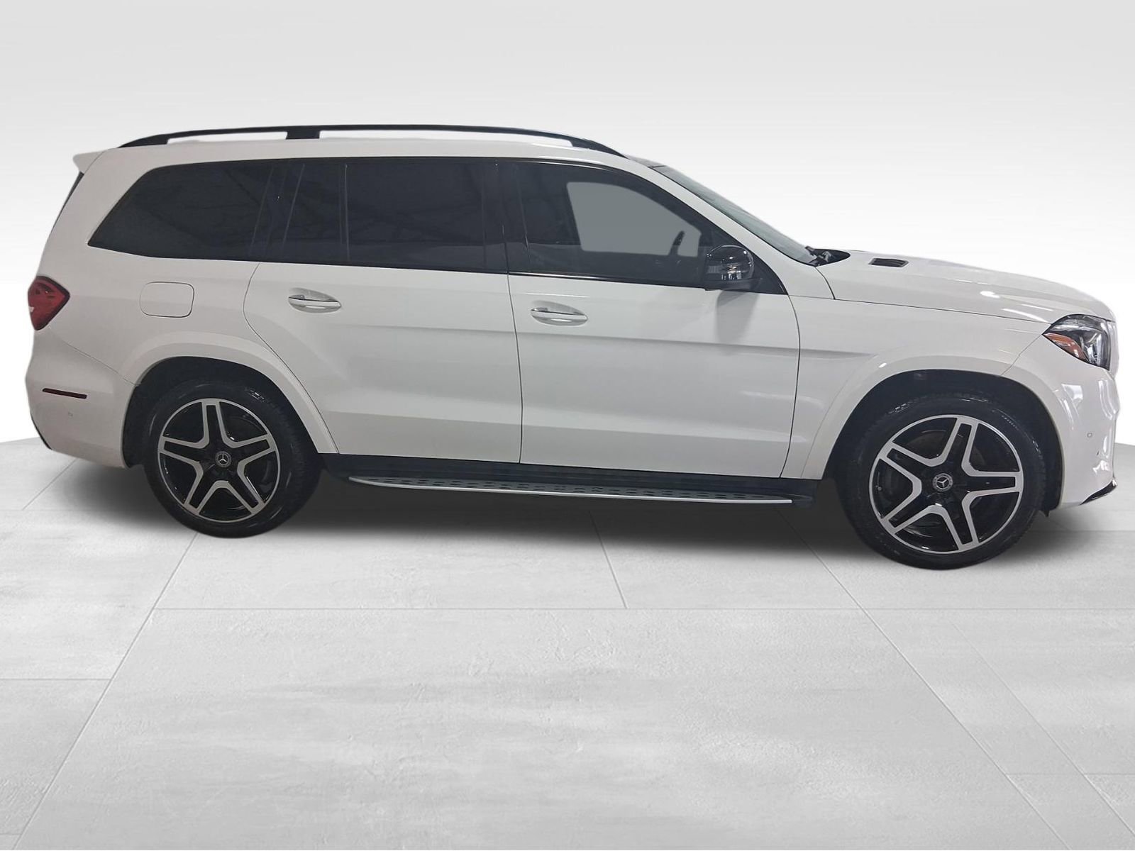 Used 2018 Mercedes-Benz GLS 550 4MATIC w/ Driver Assistance Package image 4