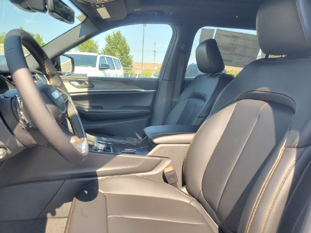 New 2026 Jeep Grand Cherokee L Limited AWD/4WD image 10