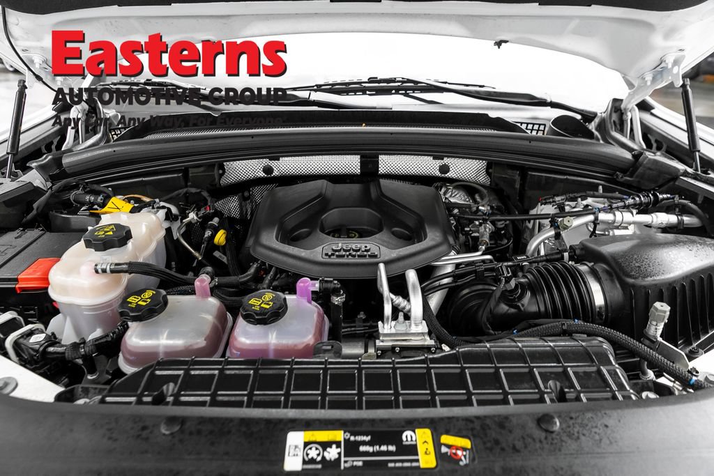 Used 2023 Jeep Grand Cherokee 4WD 4xe image 7