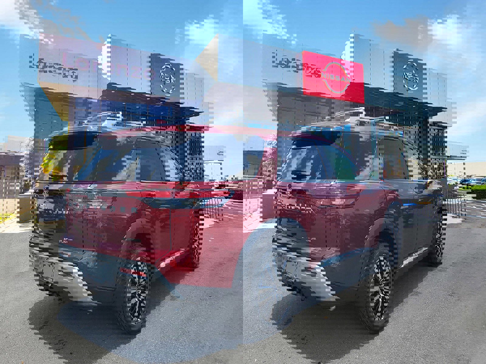 New 2025 Nissan Pathfinder Platinum w/ Cargo Package image 4