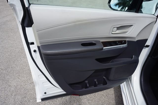 Used 2022 Toyota Sienna LE FWD image 19