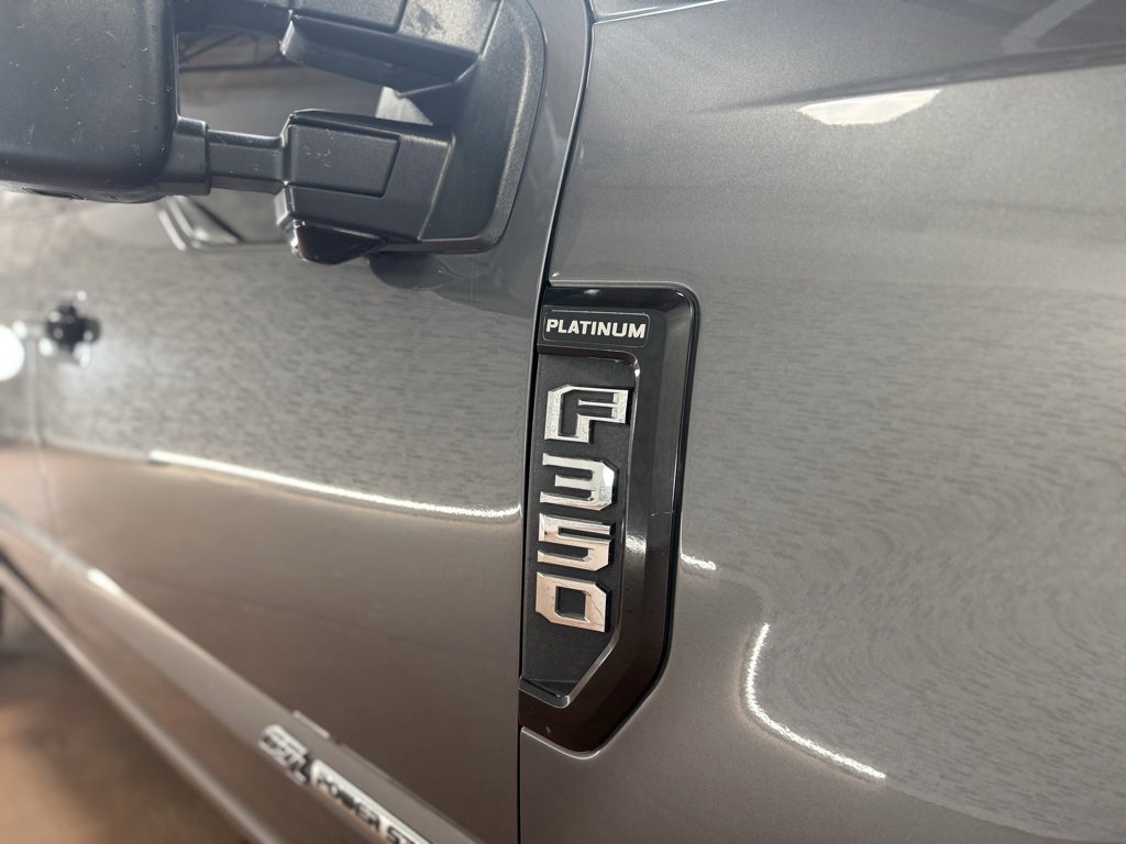 Used 2022 Ford F350 Platinum image 11