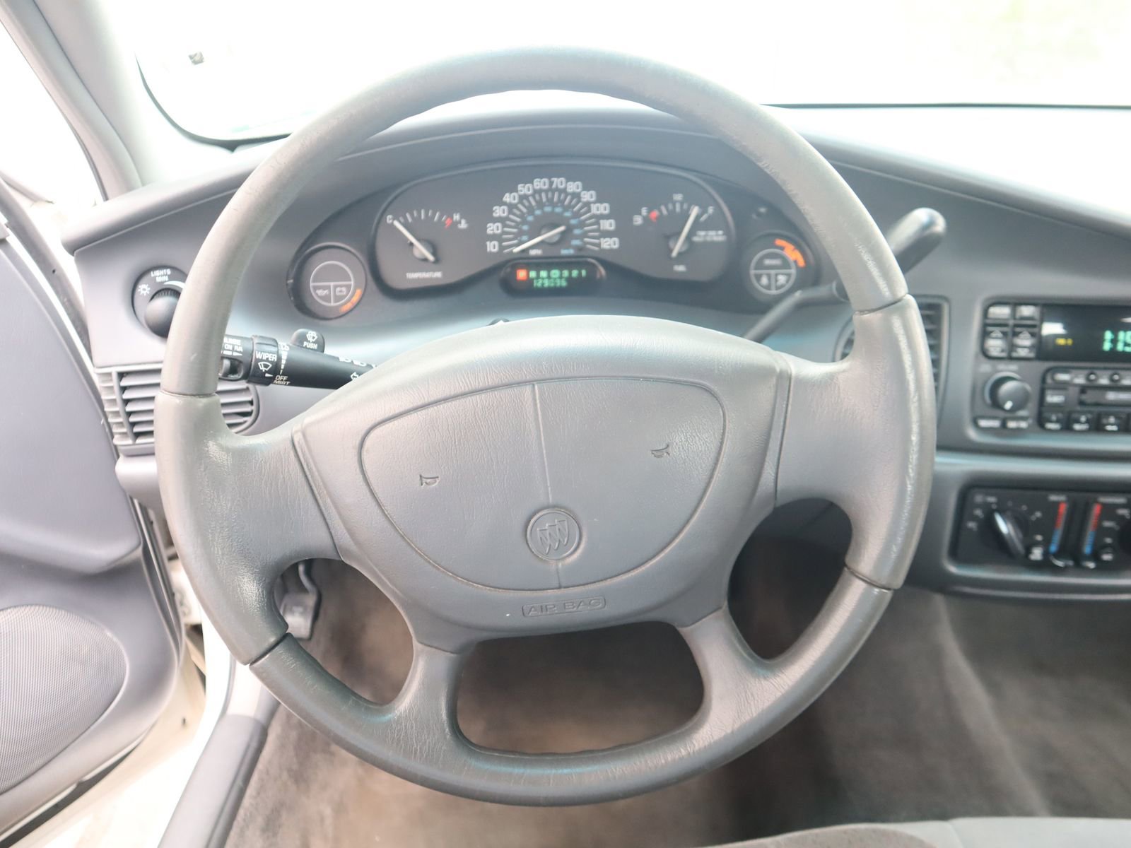 Used 2003 Buick Century Custom image 29