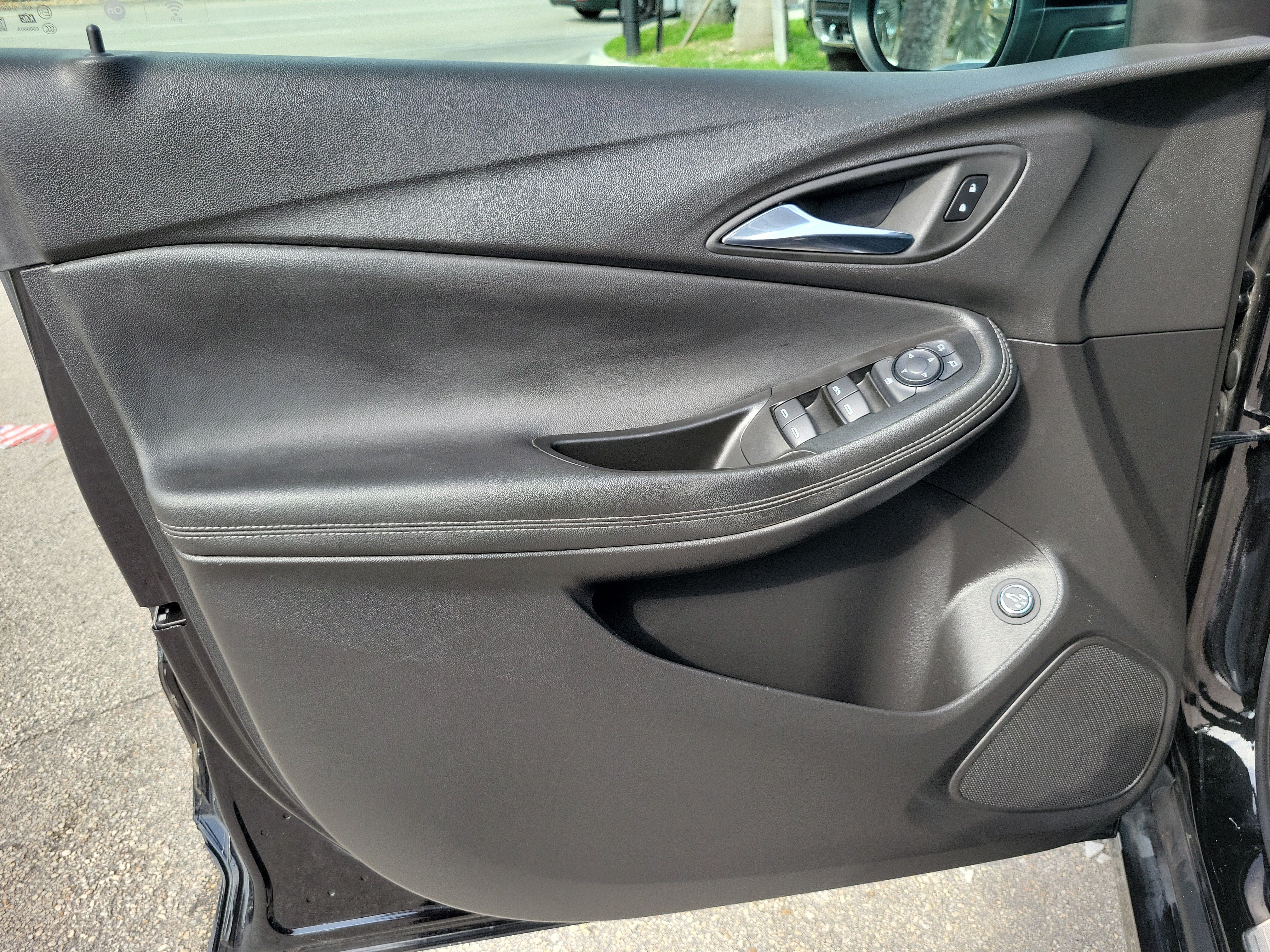Used 2023 Buick Encore GX Select w/ Sport Touring Package FWD image 24