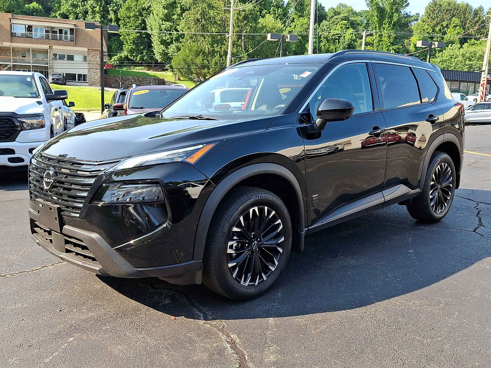 Used 2026 Nissan Rogue Dark Armor AWD/4WD image 3