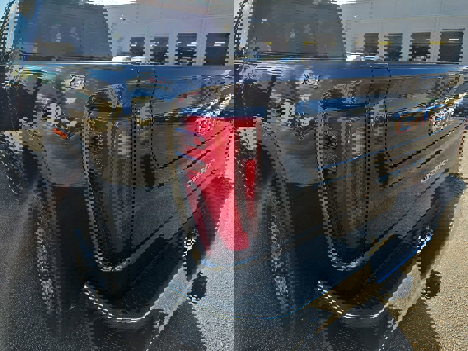 New 2026 GMC Sierra 3500 SLT w/ SLT Convenience Package image 37